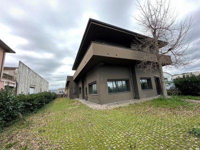 Stabile Pluriuso in vendita a Civitanova Marche