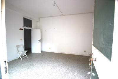 Locale Commerciale  in vendita a Macerata