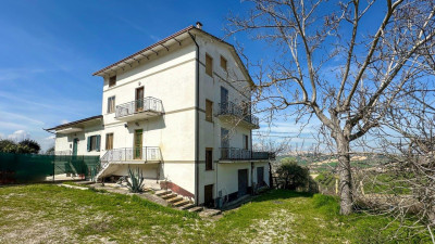 Casa Cielo Terra in vendita a Monte Urano
