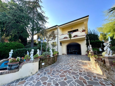 Villa in vendita a Potenza Picena