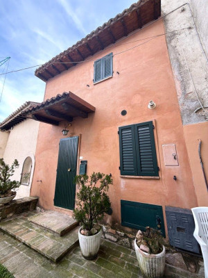 Palazzina Cielo Terra in vendita a San Severino