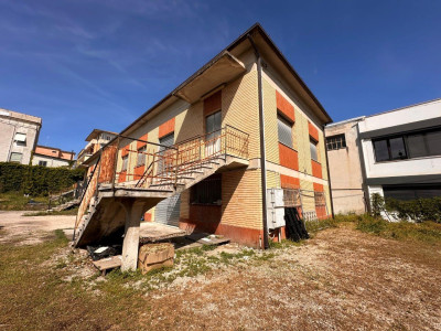 Stabile Pluriuso in vendita a Porto Sant'Elpidio