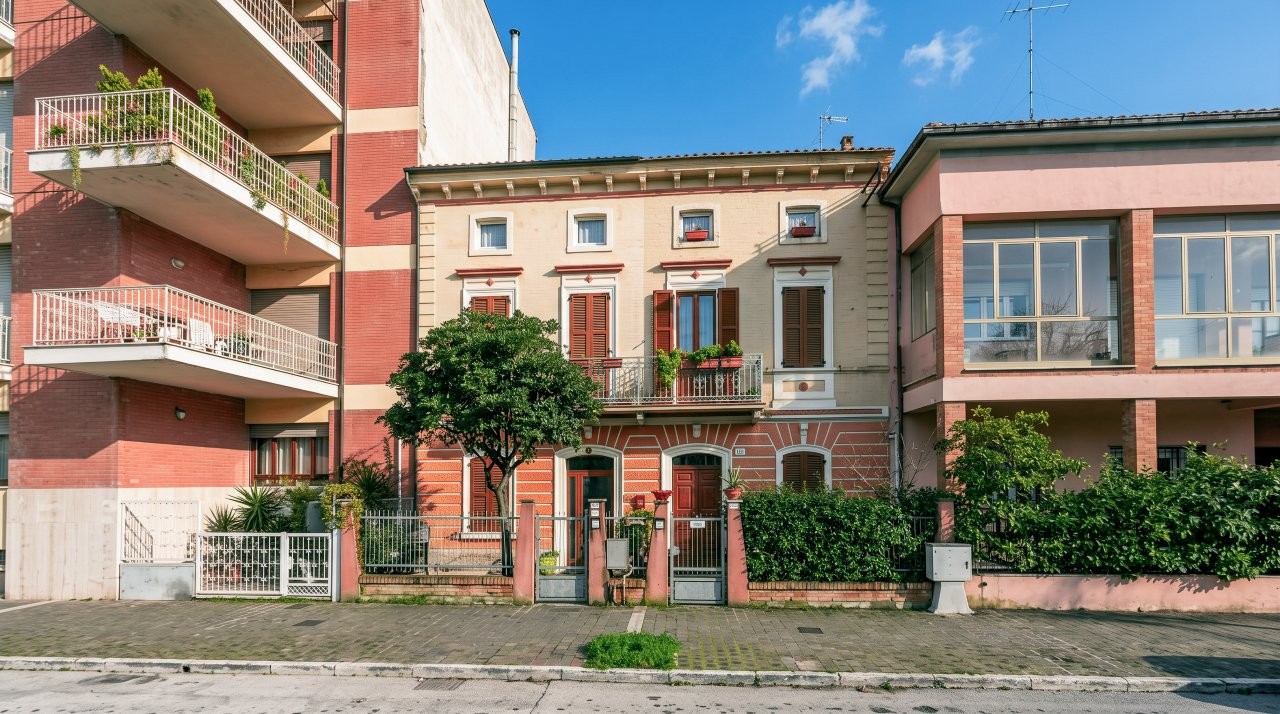 Viale Vittorio Veneto - foto 1